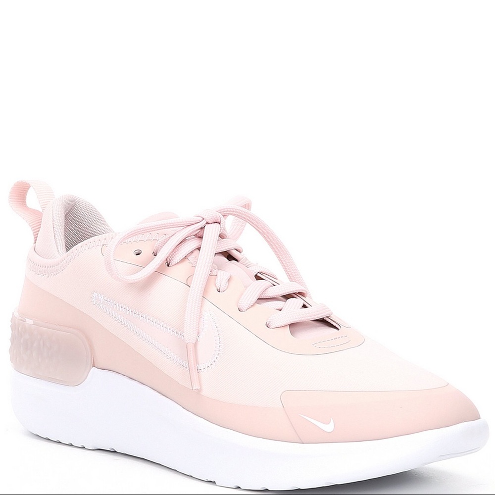 Nike Amixa Sneakers